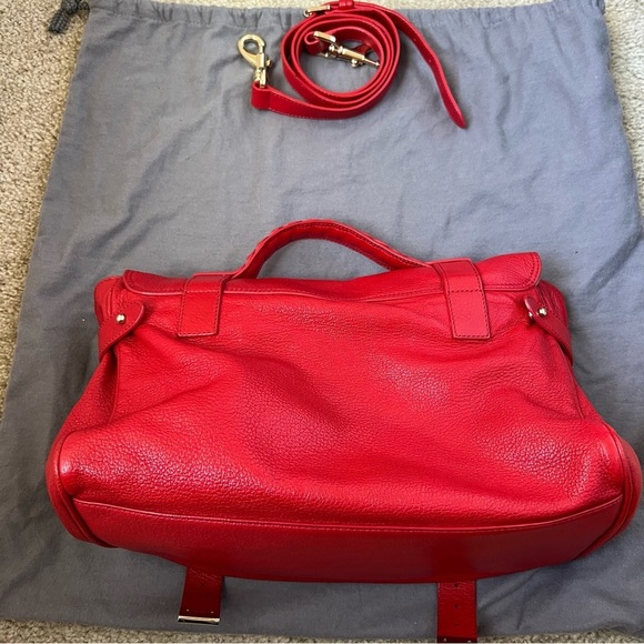 Mulberry Valentine Alexa limited edition heart studs - Picture 3 of 16